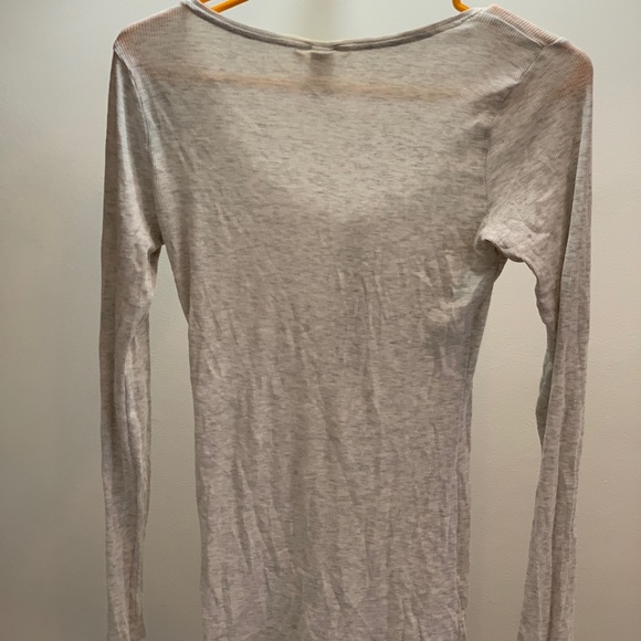 H&M BASIC LONG SLEEVE SIZE m - Picture 4 of 4